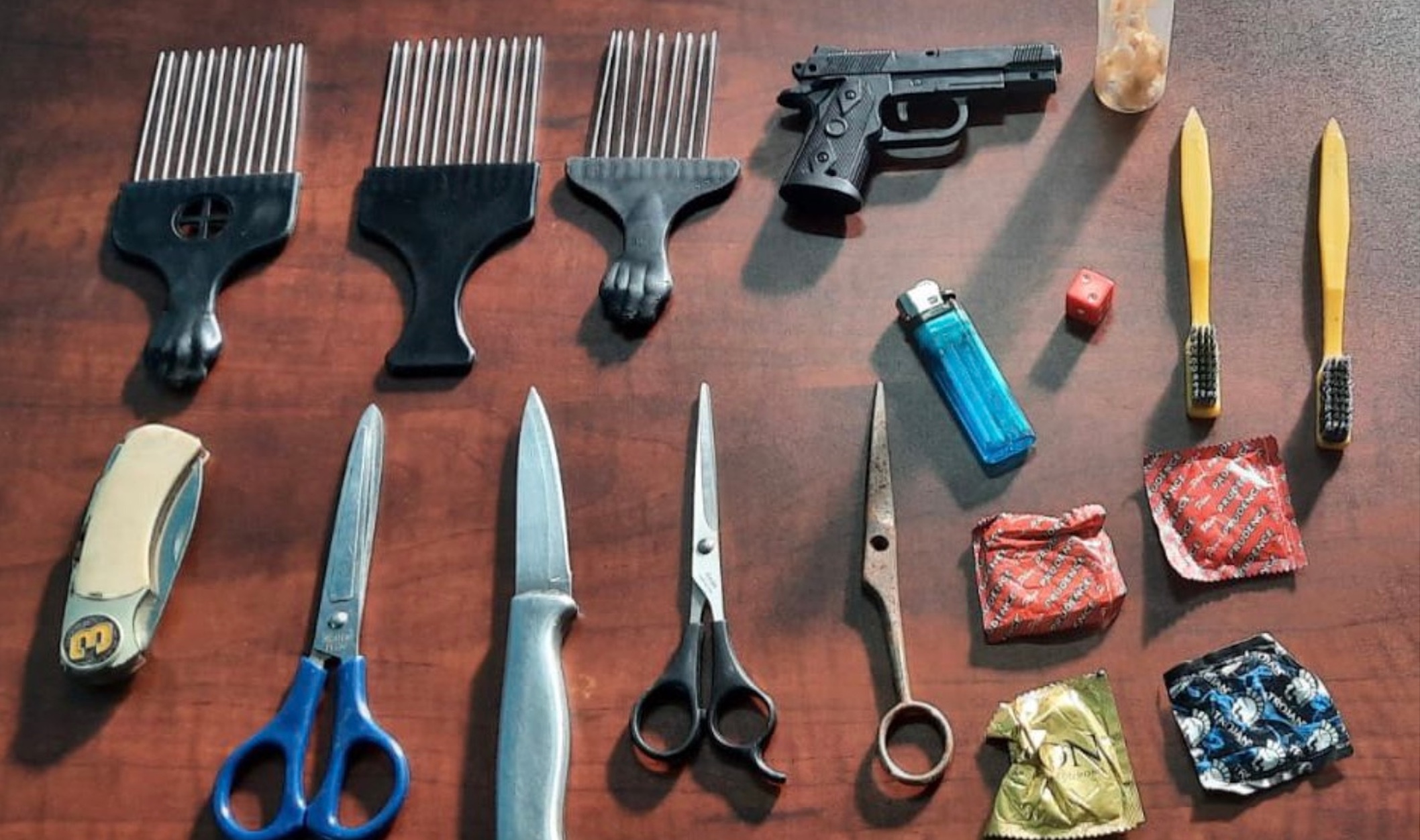 Deadly Weapons And Prohibited Items Found At A High School – YARDHYPE