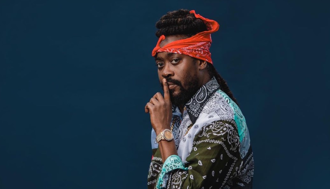 Beenie Man Gets Escorted Off Stage By Police Officers… Says “Mi a bad man” – YARDHYPE