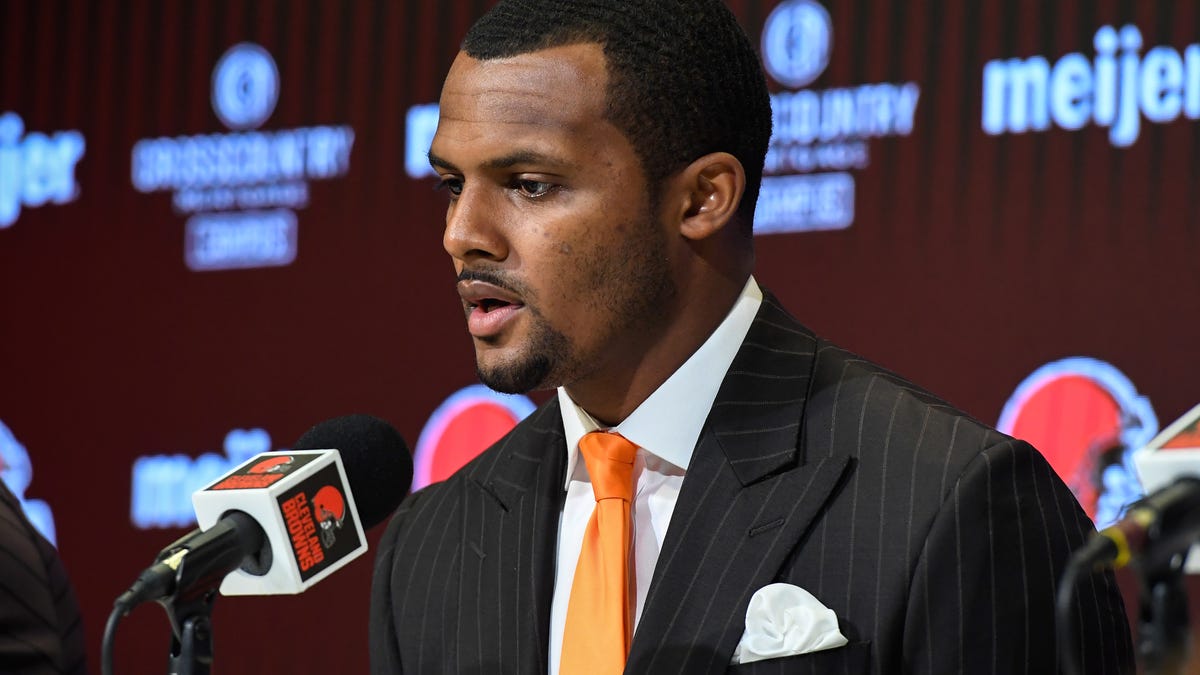 How many different ways are there to call Deshaun Watson a dirtbag?