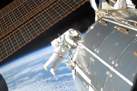 Spacesuit safety issue prompts NASA to halt ISS spacewalks