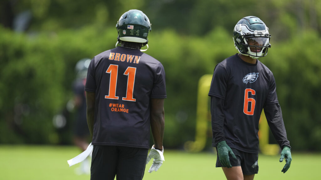 AJ Brown Has Nothing But Compliments for DeVonta Smith After Joining Eagles to Support the ’No. 1 Type Receiver'   