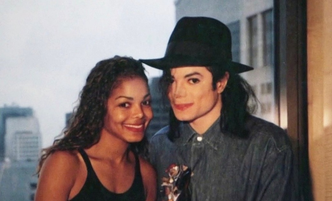 Janet Jackson Shares Throwback Photo Of Michael Jackson For His Death Anniversary – YARDHYPE