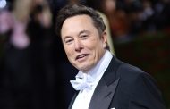 Elon Musk Quietly Fathered Twins With One Of His Executives Weeks Before Second Child With Grimes