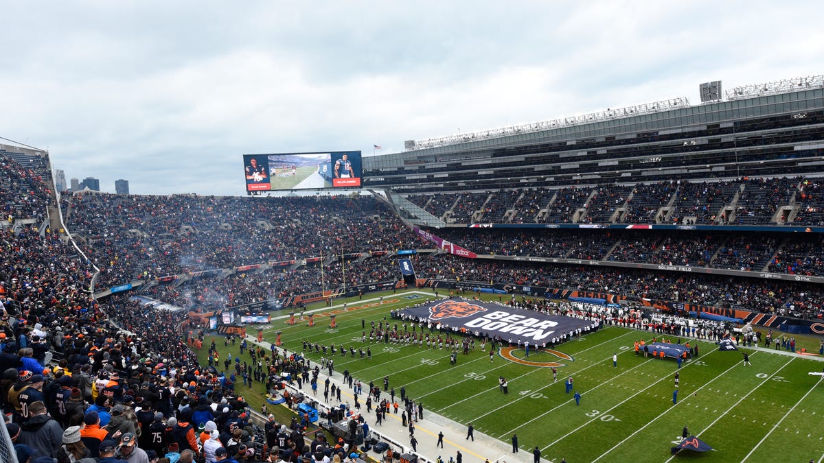 A dome won’t make the Chicago Bears stay in the city