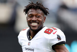 Black Twitter Ends Up 'Rolling' Out 'Loud' After Viewing Antonio Brown Perform In Miami