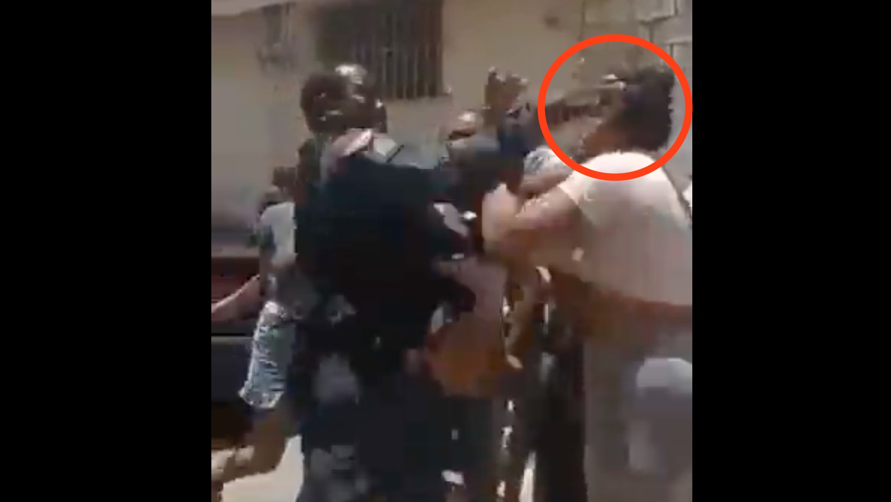 Women And Armed Police Officers Fighting In Central Kingston – Watch Video – YARDHYPE