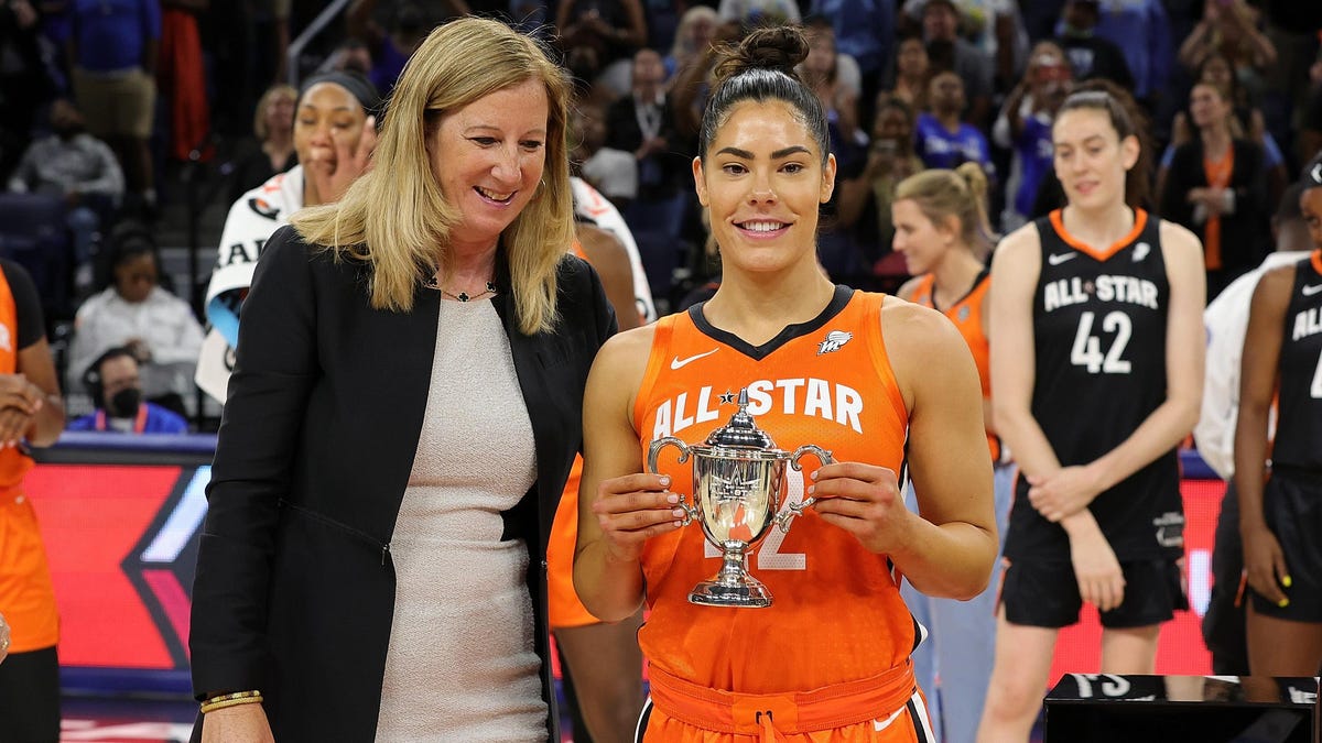 Kelsey Plum receives puny WNBA All-Star trophy