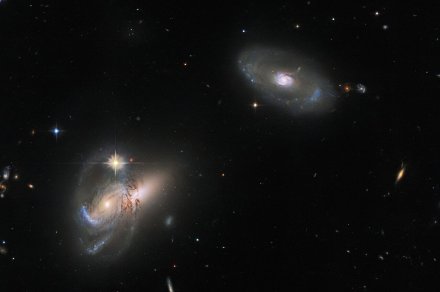 Hubble captures a diverse trio of galactic objects