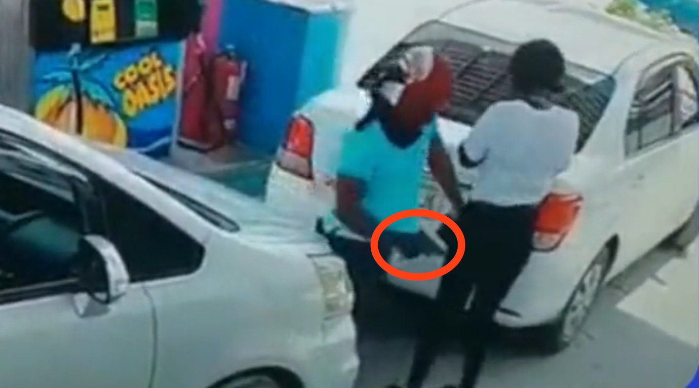 Female Pump Attendant Gets Robbed By Armed Man At A Cool Oasis Gas Station – Watch Video – YARDHYPE
