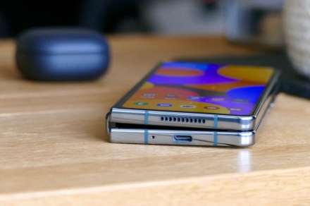 Someone bought a Galaxy Z Fold 4 — and it broke 5 hours later
