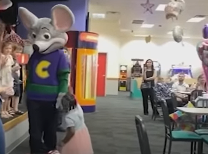 The Source |Mother Accuses Chuck E. Cheese Mascot Of Discrimination For Ignoring Her Daughter After Video Goes Viral