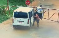 2 Motorists Try to Break Damhead Locks to Enter the Bog Walk Gorge Amidst Flood – Watch Video – YARDHYPE